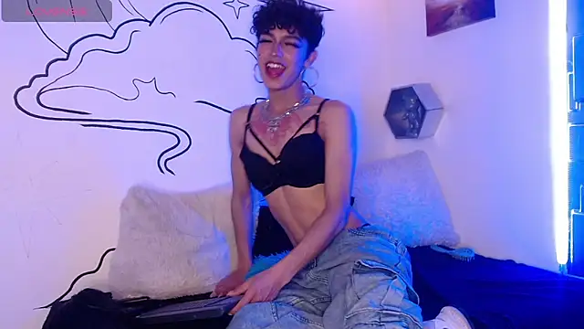 Snapshot of Trinity_Knox chatting on October 28, 3:58 pm Trinity Knox online show from October 28, 3:58 pm