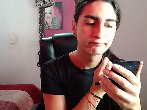 lola diez online show from October 7, 6:16 pm