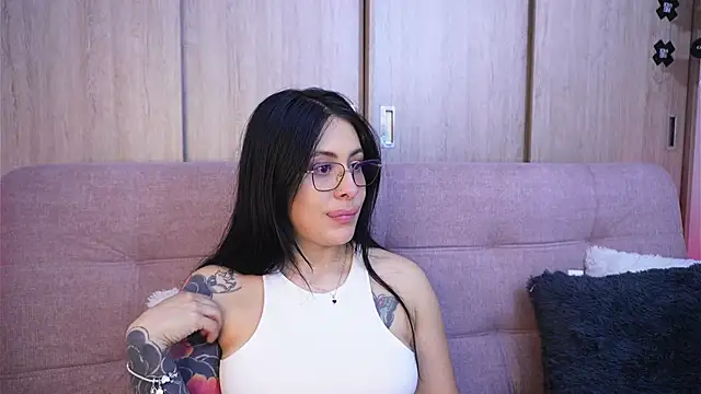 SophiieCumsx online show from April 18, 12:03 am