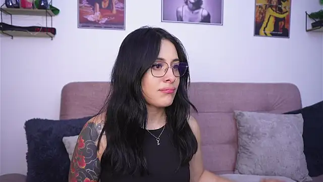 SophiieCumsx online show from June 24, 2:43 am