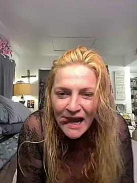 Goldenndoll online show from September 10, 2:06 pm