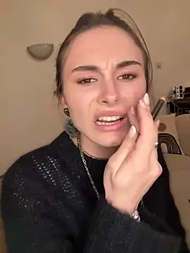 SophiiaStarr online show from March 18, 7:50 pm