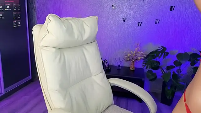 Snapshot of NikkiiStill chatting on June 14, 2:24 am NikkiiStill online show from June 14, 2:24 am
