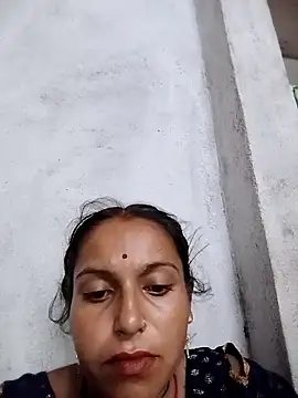 Snapshot of Sonam_shinde chatting on September 15, 9:48 pm Sonam shinde online show from September 15, 9:48 pm