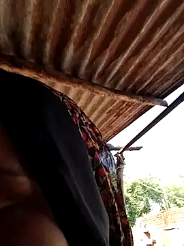 Snapshot of Sonam_shinde chatting on September 24, 9:23 am Sonam shinde online show from September 24, 9:23 am