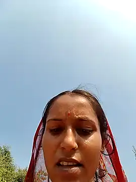 Snapshot of Sonam_shinde chatting on October 19, 8:04 am Sonam shinde online show from October 19, 8:04 am