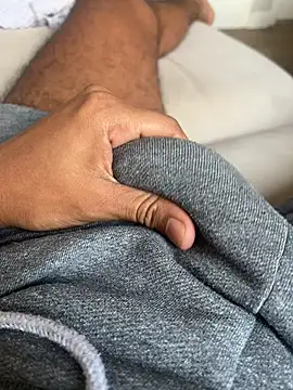 Hiuwee online show from November 21, 7:56 pm