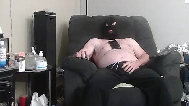 Snapshot of bigman1947 chatting on November 3, 12:35 am bigman1947 online show from November 3, 12:35 am