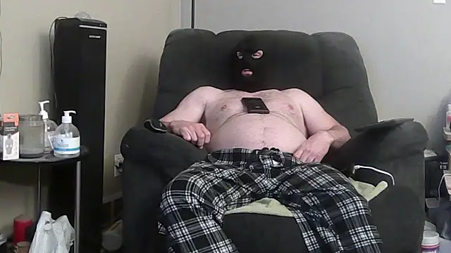 Snapshot of bigman1947 chatting on December 2, 1:44 am bigman1947 online show from December 2, 1:44 am