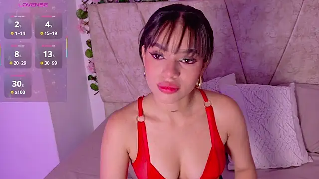 Snapshot of LaraGiil chatting on November 17, 1:17 pm LaraGiil online show from November 17, 1:17 pm