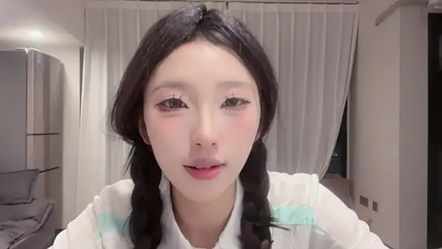 ZhaoZhao-ZM online show from September 19, 1:23 pm