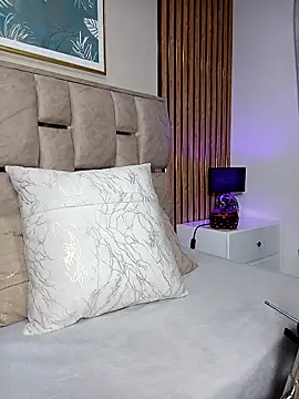 Tasha and Karl online show from September 23, 3:09 am