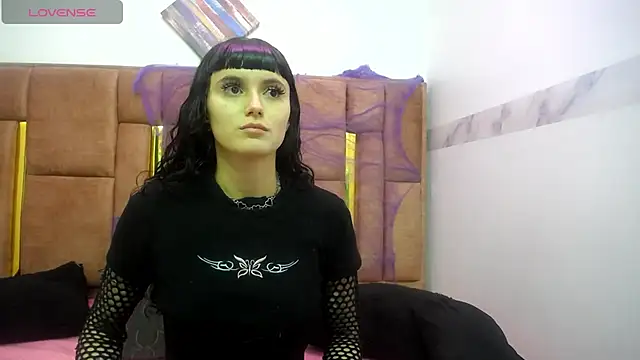 Snapshot of XBODTRIIPX chatting on October 28, 2:59 am XBODTRIIPX online show from October 28, 2:59 am