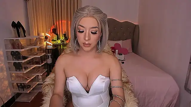 Dream Goddess online show from January 19, 10:19 am