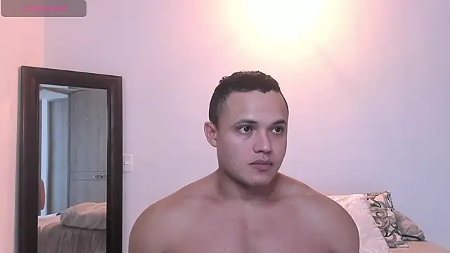 Snapshot of KingLevi01 chatting on September 12, 2:39 pm KingLevi01 online show from September 12, 2:39 pm