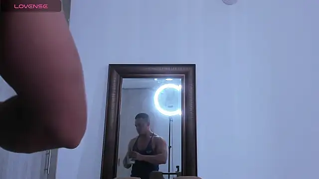 Snapshot of KingLevi01 chatting on October 19, 5:57 pm KingLevi01 online show from October 19, 5:57 pm