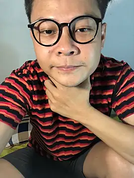 Snapshot of datnguyenvn chatting on February 7, 8:18 am datnguyenvn online show from February 7, 8:18 am