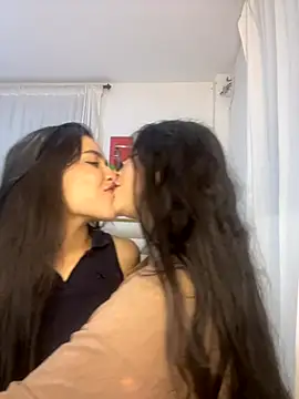 Snapshot of Sweet_and_Rous0 chatting on September 27, 3:33 am Sweet and Rous0 online show from September 27, 3:33 am