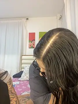 Snapshot of Sweet_and_Rous0 chatting on October 2, 4:19 am Sweet and Rous0 online show from October 2, 4:19 am