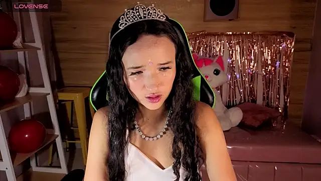 bella vibess s online show from April 13, 12:54 pm