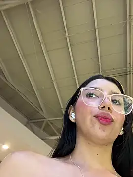 Snapshot of Min_junn chatting on October 11, 2:22 am Min junn online show from October 11, 2:22 am