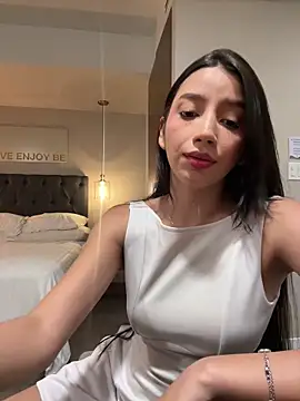 Snapshot of Min_junn chatting on November 17, 12:49 am Min junn online show from November 17, 12:49 am