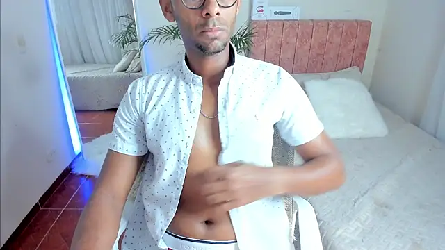 Snapshot of KingEdward_ chatting on September 24, 10:18 am KingEdward online show from September 24, 10:18 am