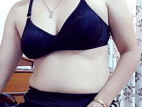 Snapshot of Ami_8x chatting on October 17, 5:43 am Ami 8x online show from October 17, 5:43 am