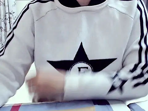 Snapshot of Ami_8x chatting on December 4, 10:29 pm Ami 8x online show from December 4, 10:29 pm