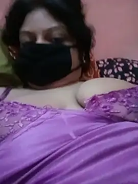 Snapshot of Hanny_Beby143 chatting on August 1, 9:41 am Hanny Beby143 online show from August 1, 9:41 am