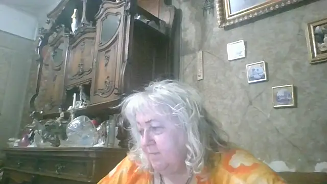 Snapshot of Lala-Love56 chatting on June 22, 7:22 pm Lala-Love56 online show from June 22, 7:22 pm