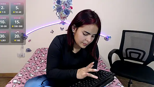 Snapshot of Valeryxs chatting on November 18, 8:35 pm Valeryxs online show from November 18, 8:35 pm