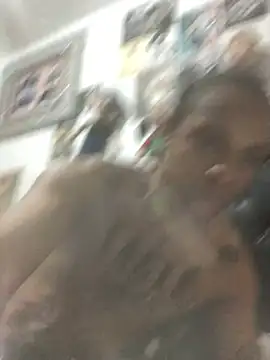 elpeluchenegroxxx3 online show from April 12, 12:48 am