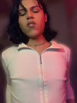 Snapshot of Alen_fem chatting on July 21, 7:38 pm Alen fem online show from July 21, 7:38 pm