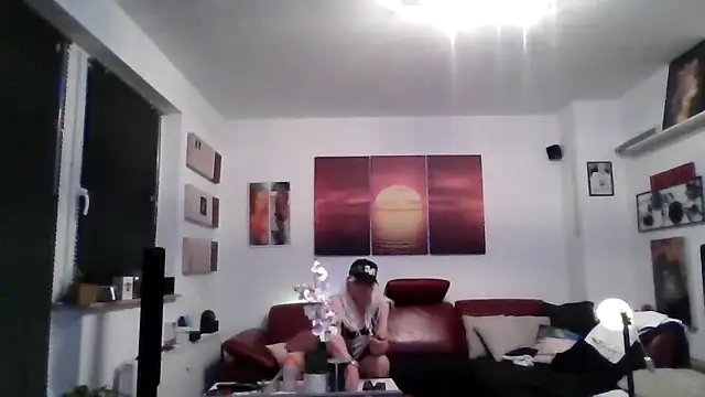 Snapshot of hellgirl1980 chatting on October 7, 2:09 am hellgirl1980 online show from October 7, 2:09 am