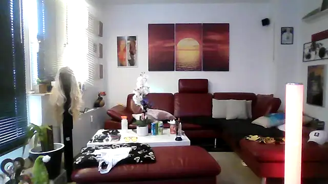 Snapshot of hellgirl1980 chatting on October 13, 1:22 pm hellgirl1980 online show from October 13, 1:22 pm