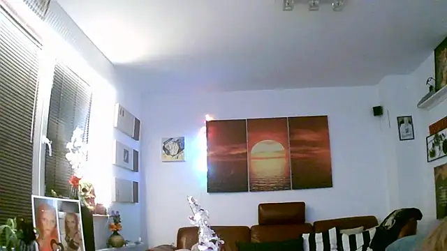 Snapshot of hellgirl1980 chatting on November 2, 11:29 pm hellgirl1980 online show from November 2, 11:29 pm