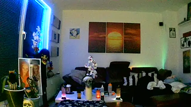 Snapshot of hellgirl1980 chatting on November 5, 10:54 pm hellgirl1980 online show from November 5, 10:54 pm