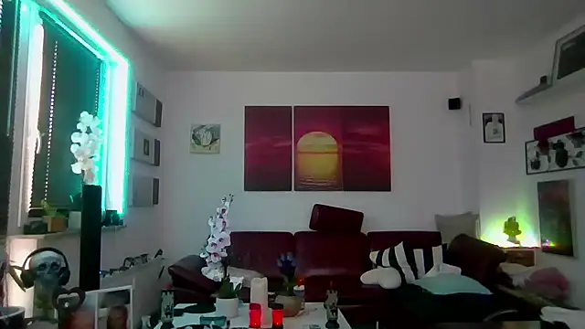 Snapshot of hellgirl1980 chatting on November 20, 11:10 am hellgirl1980 online show from November 20, 11:10 am