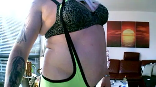 Snapshot of hellgirl1980 chatting on November 24, 12:49 pm hellgirl1980 online show from November 24, 12:49 pm