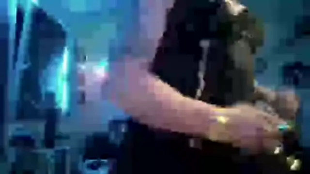 Snapshot of hellgirl1980 chatting on November 30, 2:26 am hellgirl1980 online show from November 30, 2:26 am