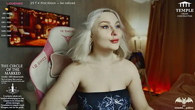 Snapshot of Wounded_Goddess_ chatting on November 8, 2:17 pm Wounded Goddess online show from November 8, 2:17 pm