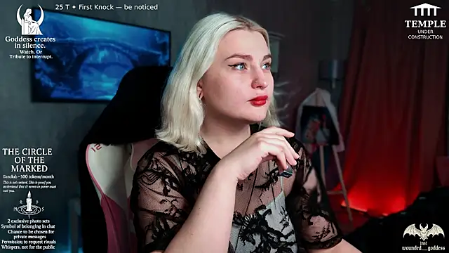 Snapshot of Wounded_Goddess_ chatting on November 15, 5:49 am Wounded Goddess online show from November 15, 5:49 am