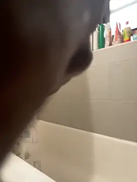 Snapshot of littyleesh1 chatting on February 22, 3:32 pm littyleesh1 online show from February 22, 3:32 pm