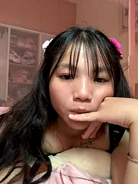 Emlyly-18 online show from October 8, 12:52 am