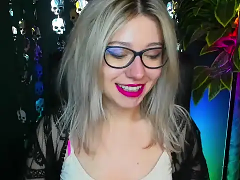 loveHeidi online show from October 15, 4:45 am