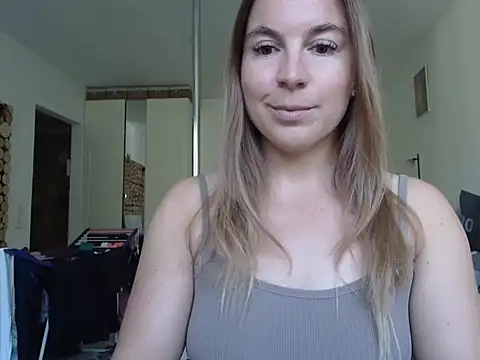 Snapshot of story_of_sarah chatting on September 15, 8:14 am story of sarah online show from September 15, 8:14 am