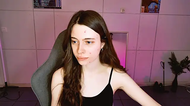 Yoka paradoXXX online show from March 26, 9:15 am