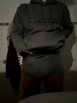 Snapshot of Jamilo_young chatting on September 25, 9:51 pm Jamilo young online show from September 25, 9:51 pm