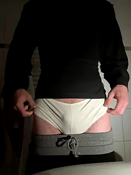 Snapshot of Jamilo_young chatting on September 30, 10:26 pm Jamilo young online show from September 30, 10:26 pm